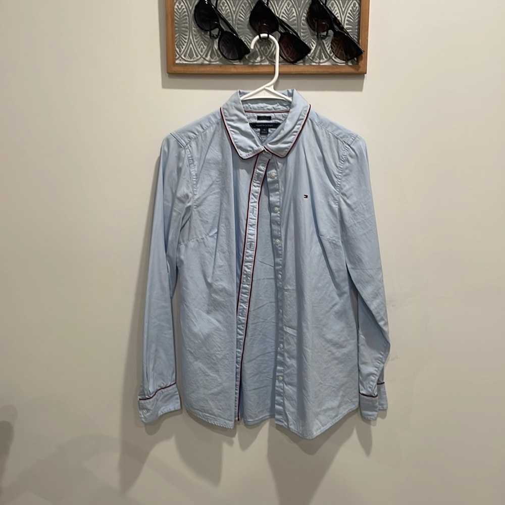 Lady’s Medium Button Up